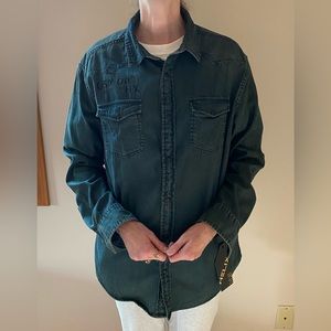 Vintage Men’s Athletic Fit Helix Brand Button Down Shirt.